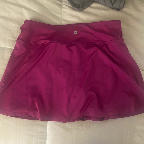 Pink athletic skirt - Picture 3 of 3